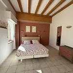 Aux Ecuries Du Chateau Bed & Breakfast Contremoulins