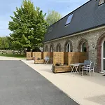 Aux Ecuries Du Chateau Bed & Breakfast Contremoulins
