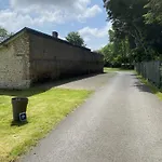Bed & Breakfast Aux Ecuries Du Chateau Contremoulins