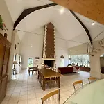 Aux Ecuries Du Chateau Bed & Breakfast *