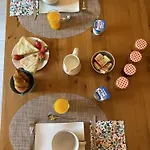 Bed & Breakfast Aux Ecuries Du Chateau Contremoulins