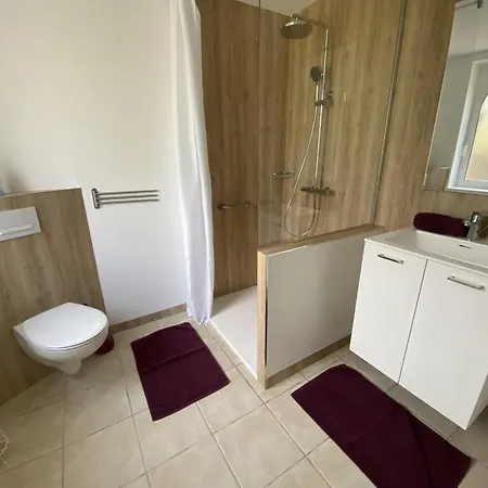 D'hotes Aux Ecuries Du Chateau Bed & Breakfast