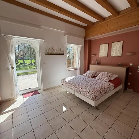 Bed & Breakfast D'hotes Aux Ecuries Du Chateau *