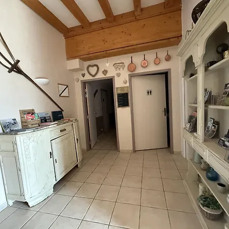 Oda ve Kahvaltı Aux Ecuries Du Chateau *