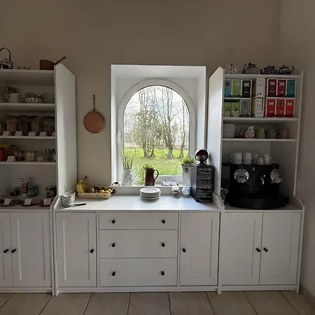 Aux Ecuries Du Chateau Oda ve Kahvaltı *