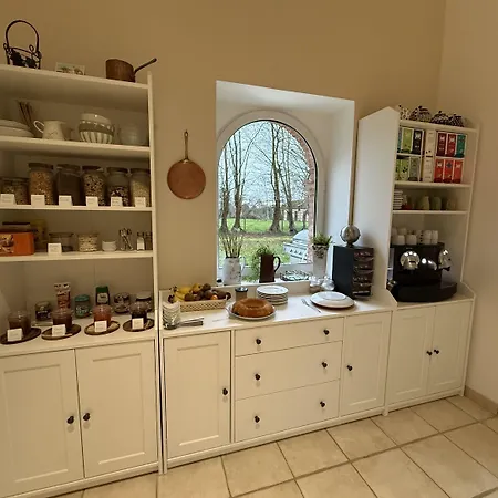 Aux Ecuries Du Chateau Bed & Breakfast *